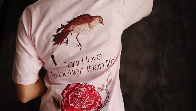 playera ruiseñor y la rosa