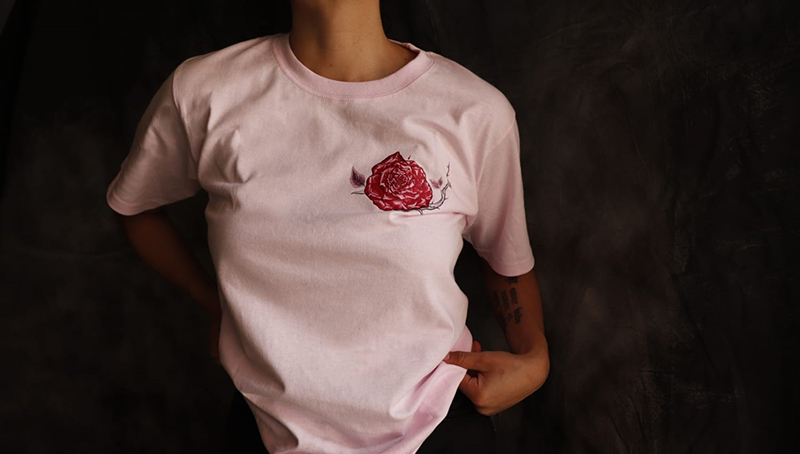 playera ruiseñor y la rosa